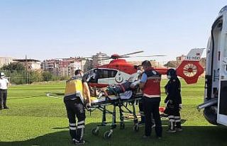 Yaşlı kadının imdadına ambulans helikopter yetişti