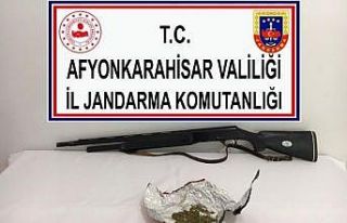 Yetiştirdiği kenevirleri satamadan jandarmaya yakalandı