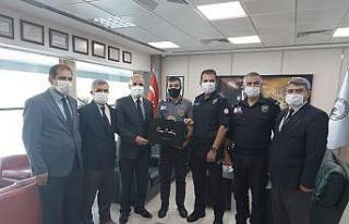 Yolcunun ayakkabısında uyuşturucu çıktı