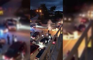 Yolu trafiğe kapatarak drift yaptılar