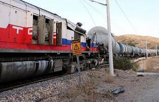 Yozgat Valisi Polat, tren kazası ile ilgili yetkililerden...