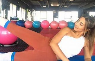 Yunusemreli kadınlar Millet Çarşısı spor salonunda...