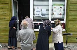 Zabıtadan  vatandaşlara hes yardımı