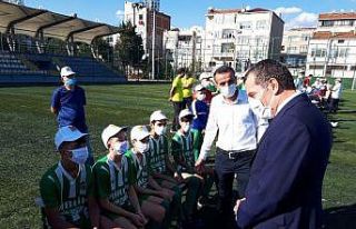 Zeytinburnu’nda amatör spor kulüplerine yardım