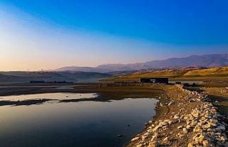 30 yıl önce sular altında kalan mahalle ilgi odağı...