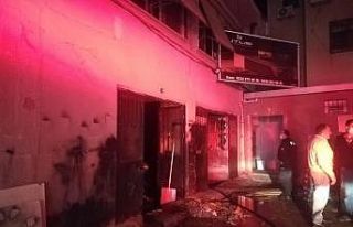 3 katlı mobilya atölyesinde korkutan yangın