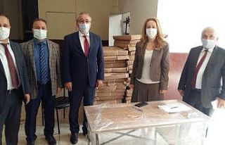 532 öğrenciye çalışma masası