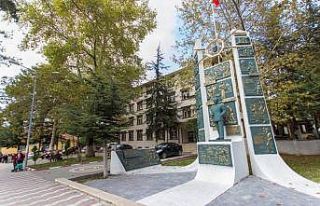 65 yaş üstü vatandaşlar belirli saatlerde dışarı...