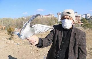 65 yıllık tutkusundan vazgeçemeyen yaşlı adam,...