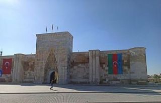 800 yıllık Sultanhanı Kervansarayına Azerbaycan...