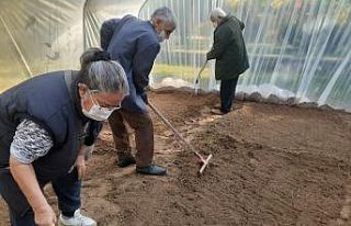 8 aydır dışarı çıkamayan huzurevi sakinleri...