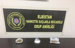 Açılır tavana gizledikleri uyuşturucuyla yakalanan...