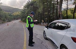 Adana’da emniyet kemeri takmayan sürücülere para...