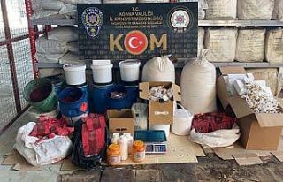 Adana’da nargile tütünü imalathanesine baskın