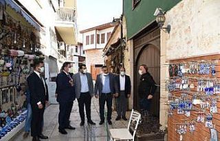 AESOB Başkanı Dere, Kaleiçi esnafının sıkıntılarını...