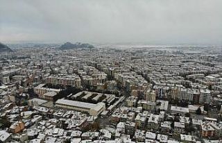 Afyonkarahisar güne kar sürprizi ile uyandı