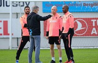 Ahmet Ağaoğlu’na teknik direktör dayanmıyor
