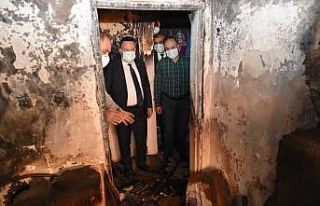 AK Partili Başkan Beyoğlu, yangında küle dönen...