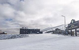 Akdağ’a mevsimin ilk karı düştü