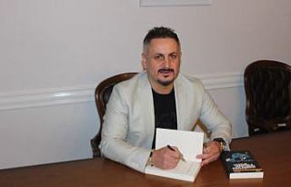 Akıl ile futbolun karşılaştığı kitap görücüye...