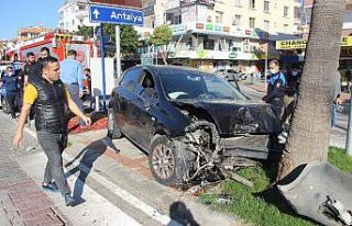 Alanya Kestelsporlu futbolcu kaza yaptı: 2 yaralı