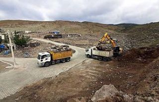 Aliağa Belediyesi çalışmalarını Yukarı Şehitkemal’de...
