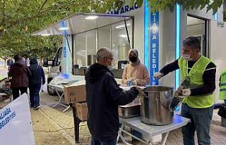 Aliağa’daki vatandaşlardan depremzedeler için...