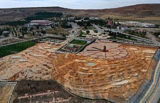 Altın sarısı rengiyle eşsiz görüntü sunan ‘Altınkale’...