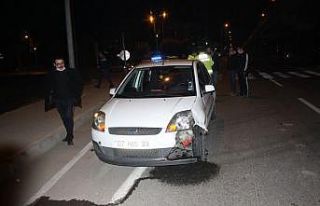 Ambulansa yol vermek isterken karıştığı kazada...