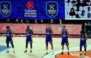 Anadolu Efes, Khimki Moskova deplasmanında