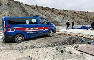 Ankara-Sivas YHT hattından demir korkuluk çalarken...