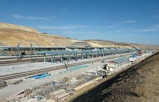 Ankara-Sivas Yüksek Hızlı Tren hattında istasyon...