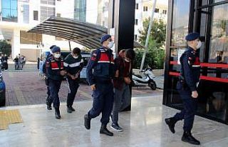 Antalya’da girdikleri bahçeden 7 bin TL değerinde...