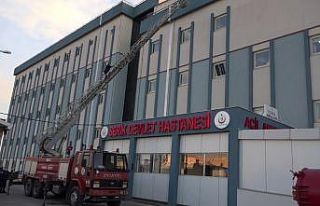 Antalya’da hastane çatısında çıkan yangın...