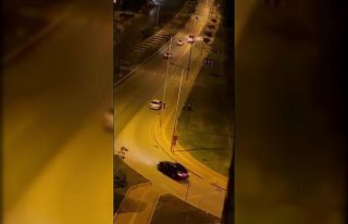 Antalya’da sokak ortasında kadının erkeğe şiddeti...