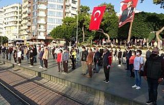 Antalya’da sosyal mesafeli 10 Kasım töreni