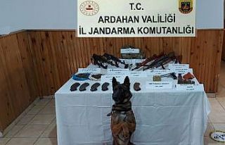 Ardahan’da şafak vakti silah kaçakçılarına...
