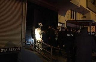 Arnavutköy’de tamir edilmeye çalışılan otomobil...