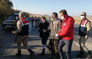 Askerden düzensiz göçmene şefkat eli