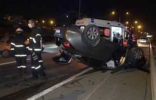 Aydınlatma direğine çarpan otomobil 80 metre sürüklendi