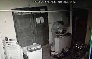 Aynı işyerine ikinci kez giren hırsızlar kameralara...