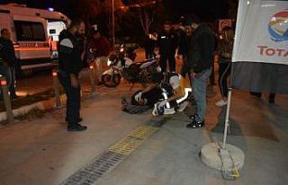 Ayvalık’ta iki motosiklet çarpıştı; 1’i ağır...