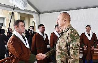 Azerbaycan Cumhurbaşkanı Aliyev, “Hem savaş alanında,...