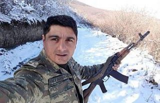 Azerbaycan şehidinin kabrinde Galatasaray Bayrağı!