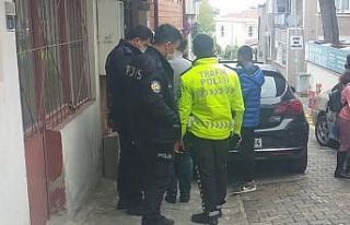 Babasının arabasını gizlice alan çocuk sürücü...