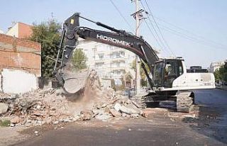 Bağlar’da kamulaştırma kararı alınan yapılara...
