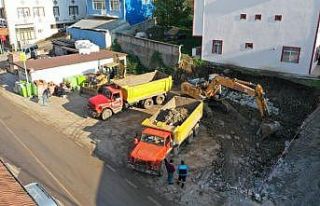 Bahçecik Semt Meydanı’nda çalışmalara başlandı