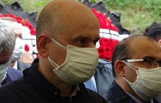 Bakan Karaismailoğlu, kayınpederinin cenaze namazına...