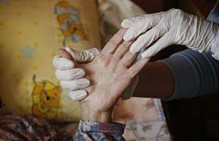 Bakıma muhtaçlara Merkezefendi Belediyesinden anne...