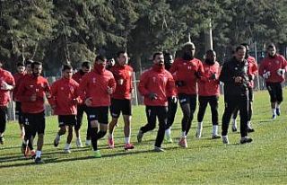 Balıkesir derbisine korona darbesi